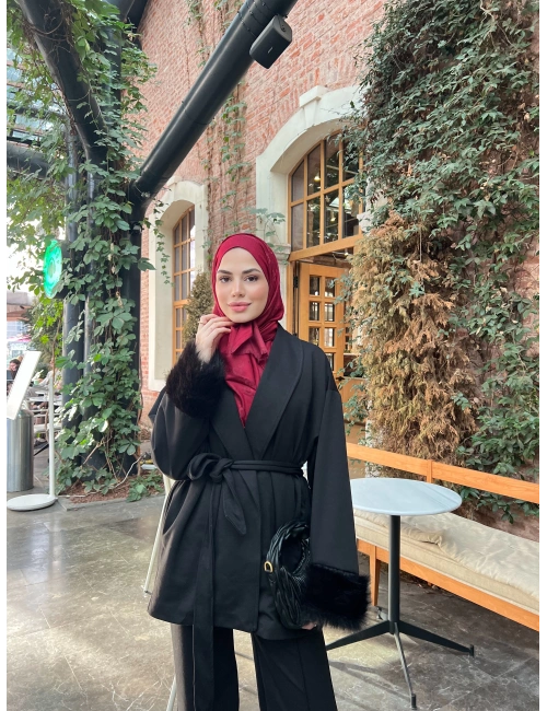 Quva Kol Detayı Kürk Takım - Siyah