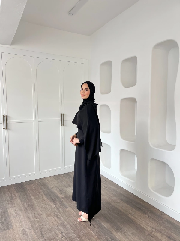 Pelerinli Özge Elbise - Siyah