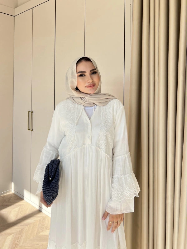 Hadise Kolları Dantel Elbise - Beyaz