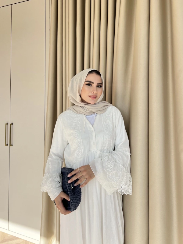 Hadise Kolları Dantel Elbise - Beyaz