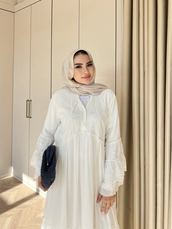 Hadise Kolları Dantel Elbise - Beyaz
