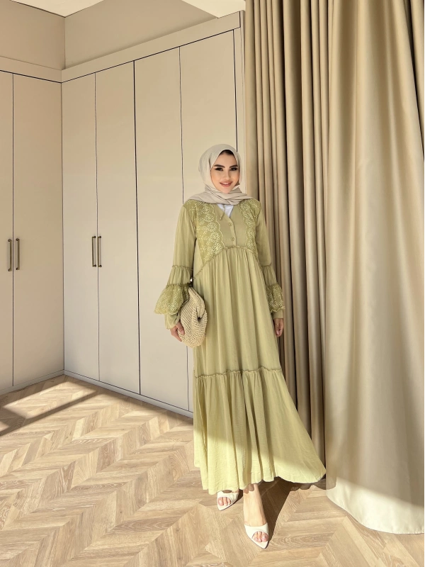 Hadise Kolları Dantel Elbise - Yeşil