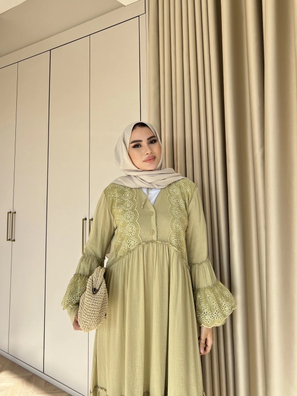 Hadise Kolları Dantel Elbise - Yeşil