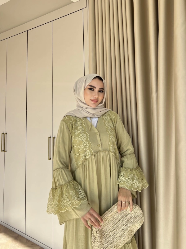 Hadise Kolları Dantel Elbise - Yeşil
