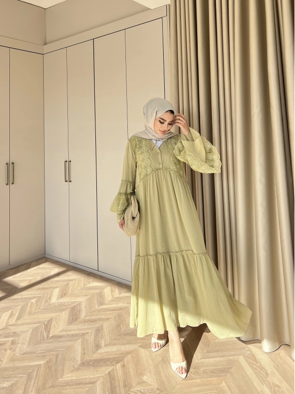 Hadise Kolları Dantel Elbise - Yeşil