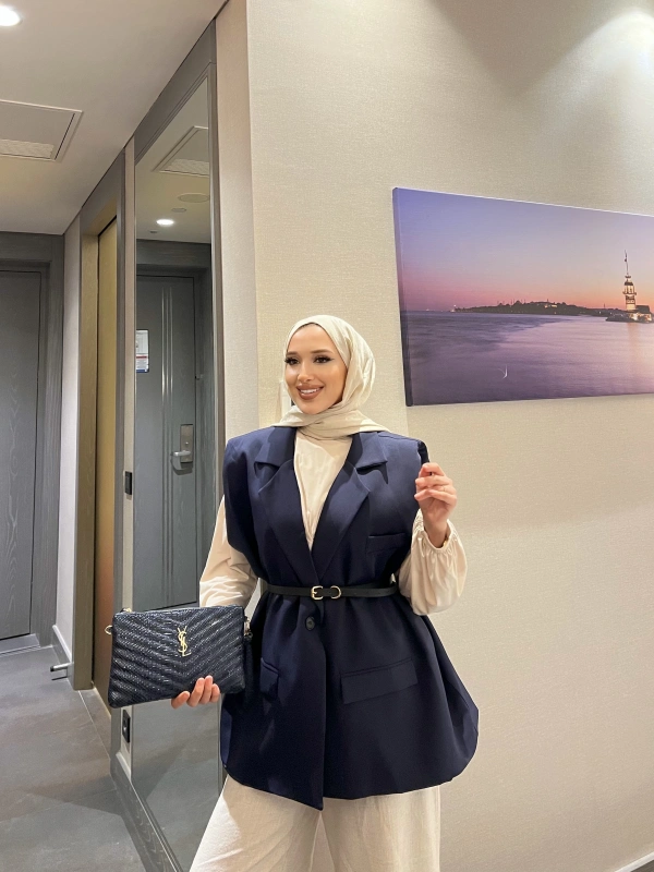 Nes Vatka Detaylı Yelek -  Lacivert