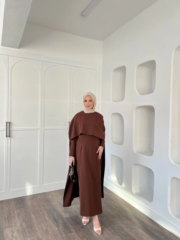 Pelerinli Özge Elbise - Kahve