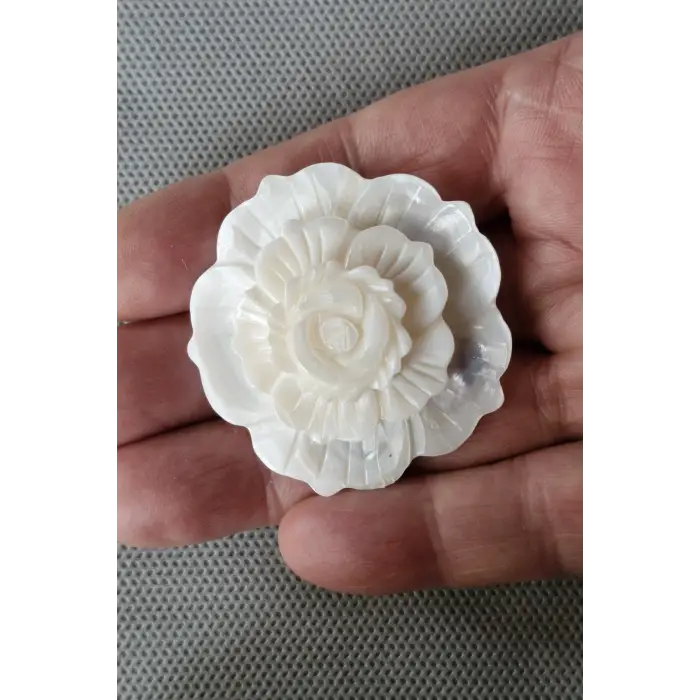 Çiçek Motifi Beyaz Sedef Broş BR10-6