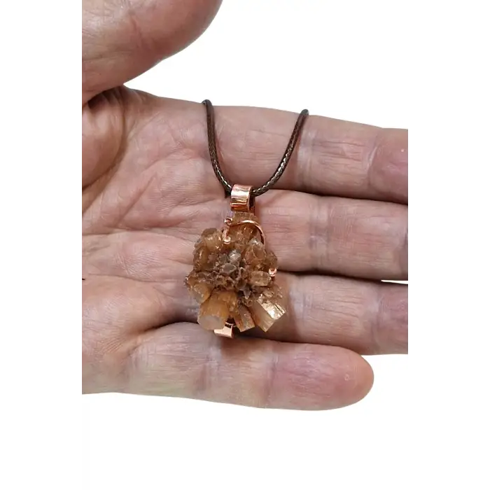 Doğal Aragonit Kristali Bakır Malzemeli Unisex Kolye 241-1