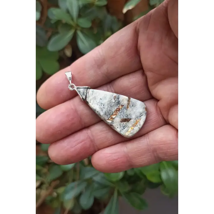 Nadir Bulunan Astrofilit Taşı Gümüşlü Kolye Ucu Astrophyllite 400-24
