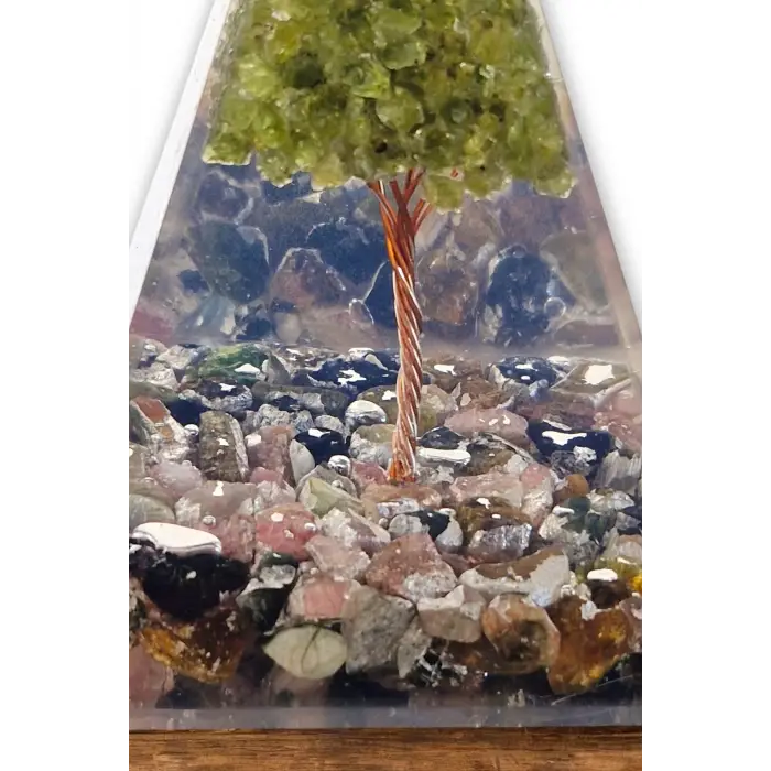 Orgonit Piramit Turmalin Ve Peridot Taşlı 32OP