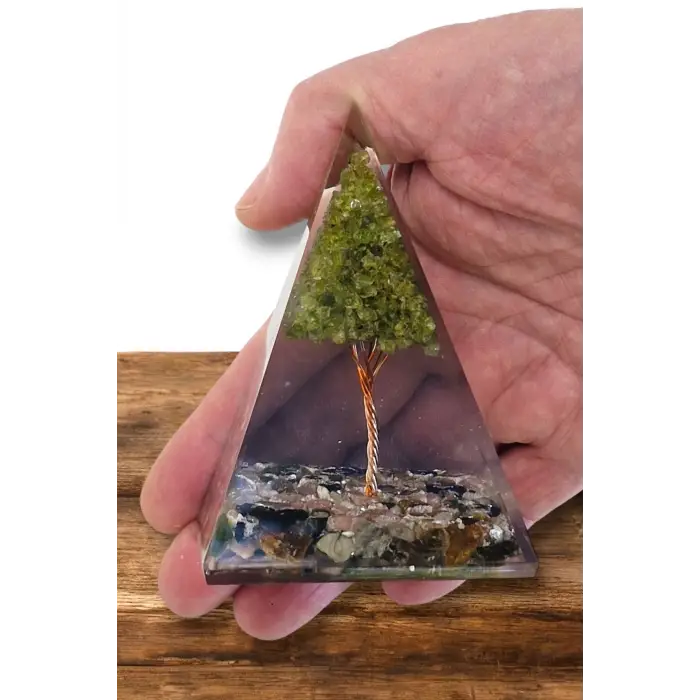 Orgonit Piramit Turmalin Ve Peridot Taşlı 32OP