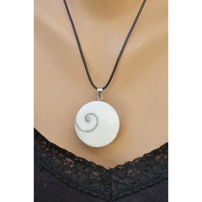 Yuvarlak Kesim Yılancık Taşı Büyük Boy Kolye Operculum 320-3