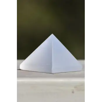 Piramit Kesim Doğal Beyaz Selenit