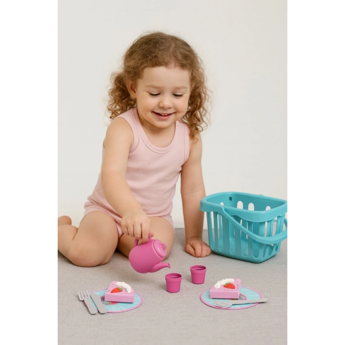 Büyük Piknik Sepeti (çay,bardak,tabak,çilekli pasta)