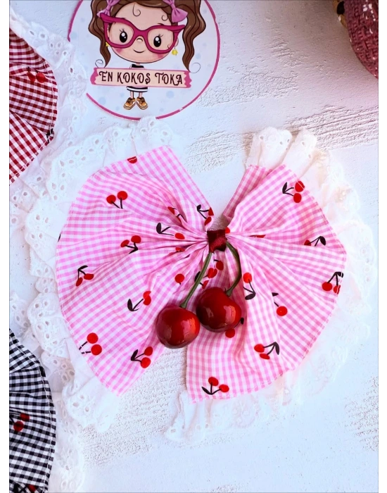 Dantel Detaylı Kirazlı Fiyonk Toka