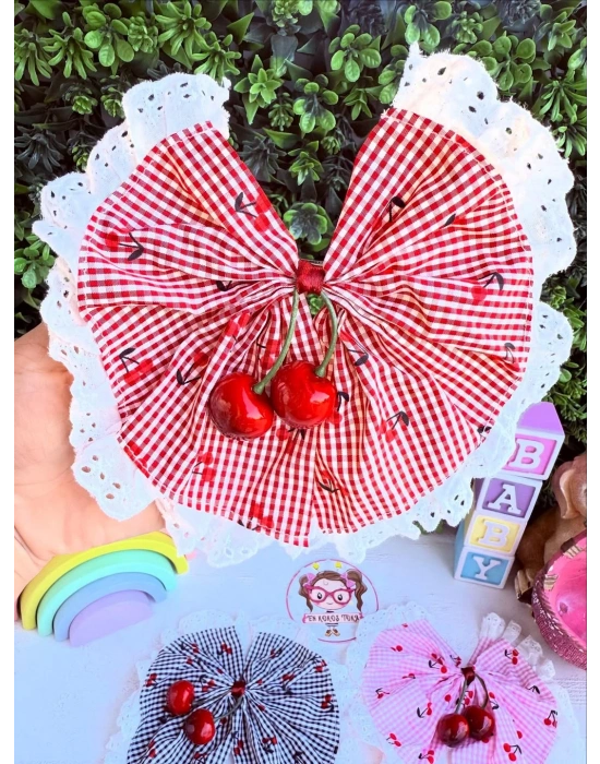 Dantel Detaylı Kirazlı Fiyonk Toka