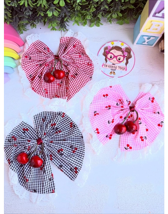 Dantel Detaylı Kirazlı Fiyonk Toka