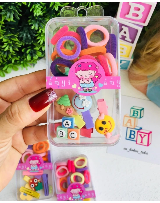 Klips Ve Havlu Lastik Tokalarla Dolu Kutu