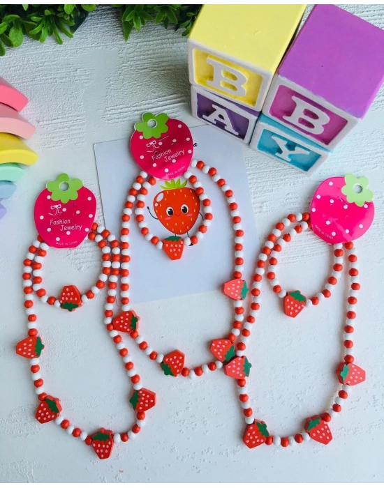 Tahta Boncuk Çilek Kolye