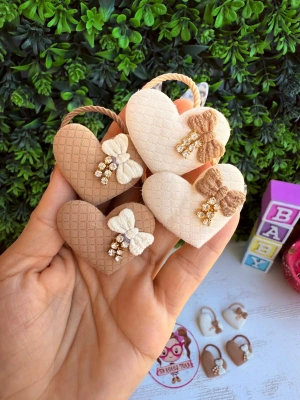 Taş Detaylı Kalp Toka