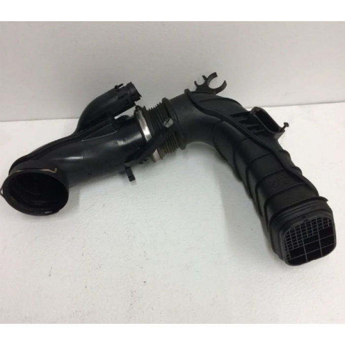 BMW F10/F07 TEMİZ HAVA BORUSU N47N MOTOR İÇİN ORJİNAL