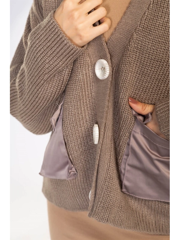 Cep ve Düğme Detaylı Hırka-VİZON