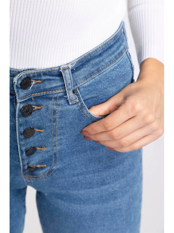 Düğme Detaylı Kesik Paça Slim Fit Jean-MAVİ