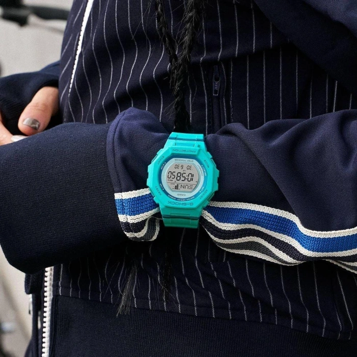 Casio G-Shock GMD-B300SC-2DR G-SQUAD Bluetooth Bağlantılı Adım Sayar 20 ATM Su Geçirmez Kadın Kol Saati