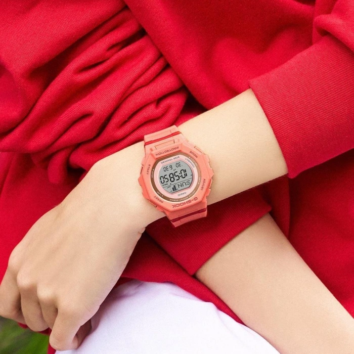 Casio G-Shock GMD-B300SC-4DR G-SQUAD Bluetooth Bağlantılı Adım Sayar 20 ATM Su Geçirmez Kadın Kol Saati