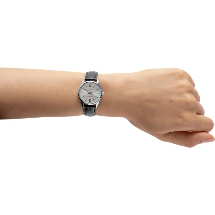Casio LTP-V005L-7BUDF Kadın Kol Saati