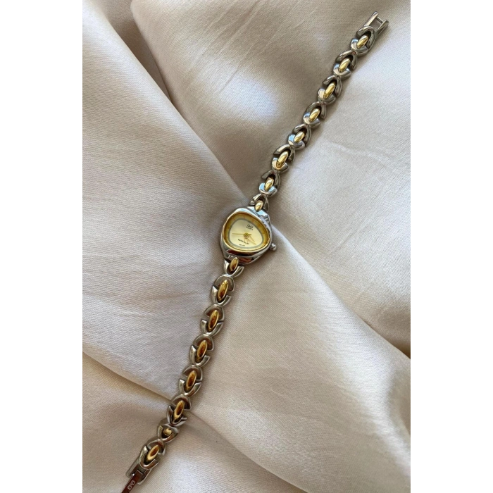 Q&Q Özel Tasarım Kasa Çelik Kordon Küçük Vintage Kadın Kol Saati