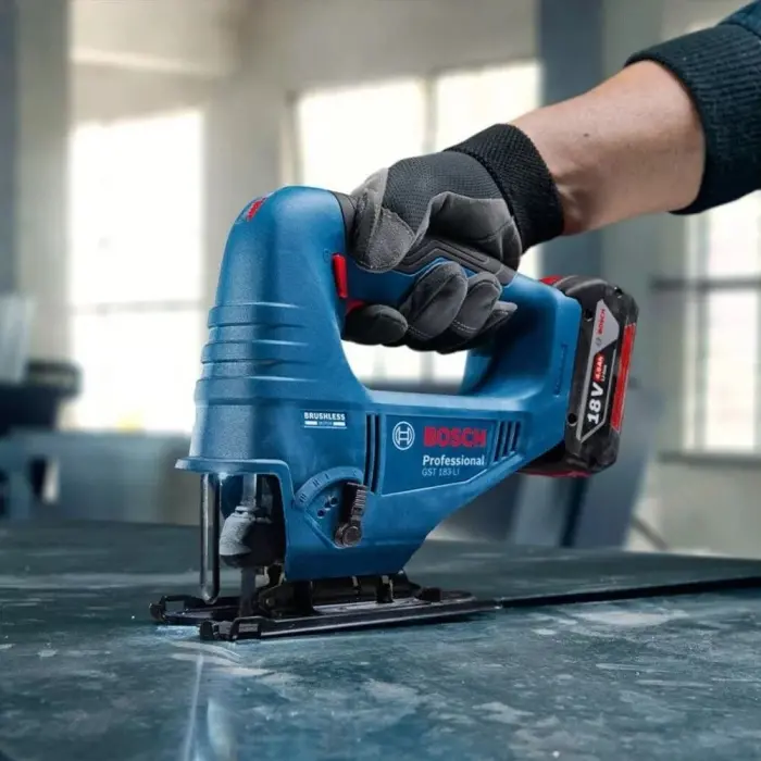 Bosch Gst 183-LI 4.0 Ah Çift Akülü Dekupaj Testere