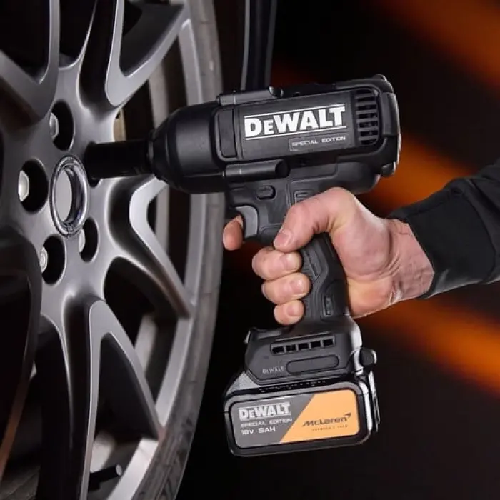 DEWALT DCF99MP2T-QW McLaren Edition 18V XR Kömürsüz 1/2 Darbeli Somun Sıkma Makinesi 2x5.0Ah Akü + Şarj Cihazı