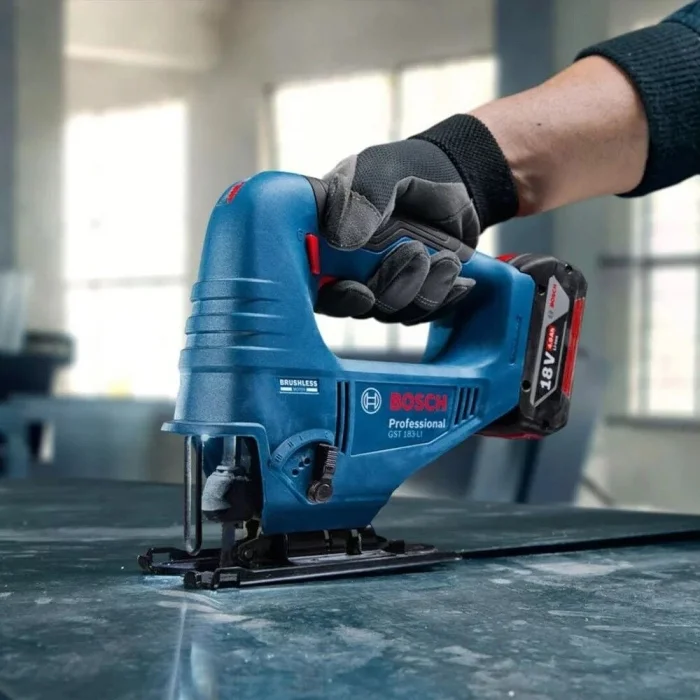 Bosch Gst 183-LI 4.0 Ah Çift Akülü Dekupaj Testere