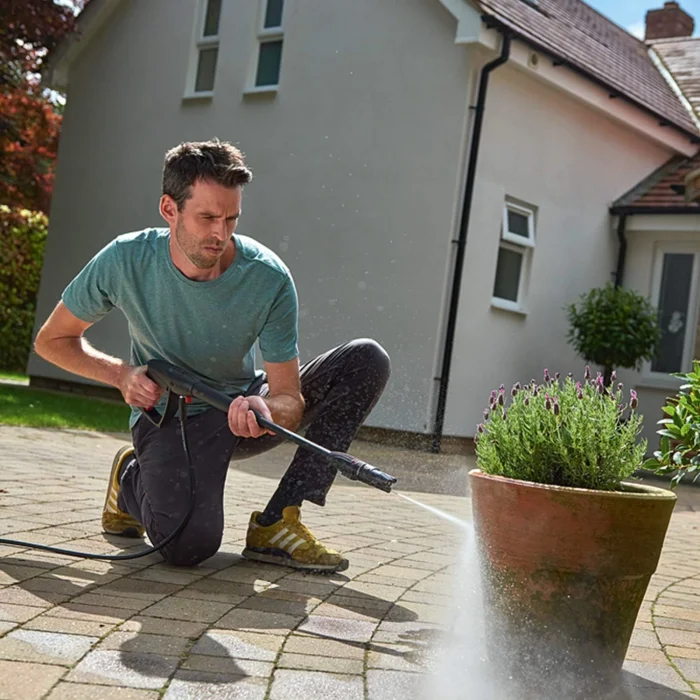 Bosch Universal Aquatak 130 Basınçlı Yıkama Makinesi