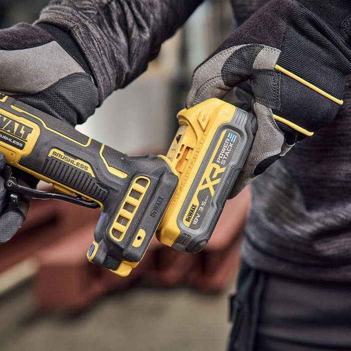 Dewalt Dcg404N-Xj 18V Kompakt Gövdeli 125Mm Kömürsüz Avuç Taşlama Makinesi (Solo)(Akü Ve Şarj Cihazı Dahil Değildir.)