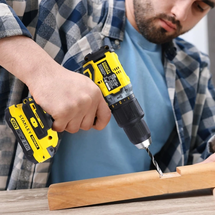 Stanley SBD715D2K Şarjlı Kömürsüz Darbeli Matkap 18V 2.0 Ah