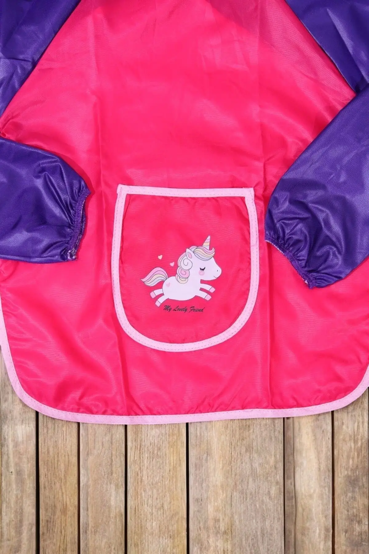 4-5 Yaş Kız Cepli Boyama ve Aktivite Önlüğü Kreş ve Anaokulu için uygundur.