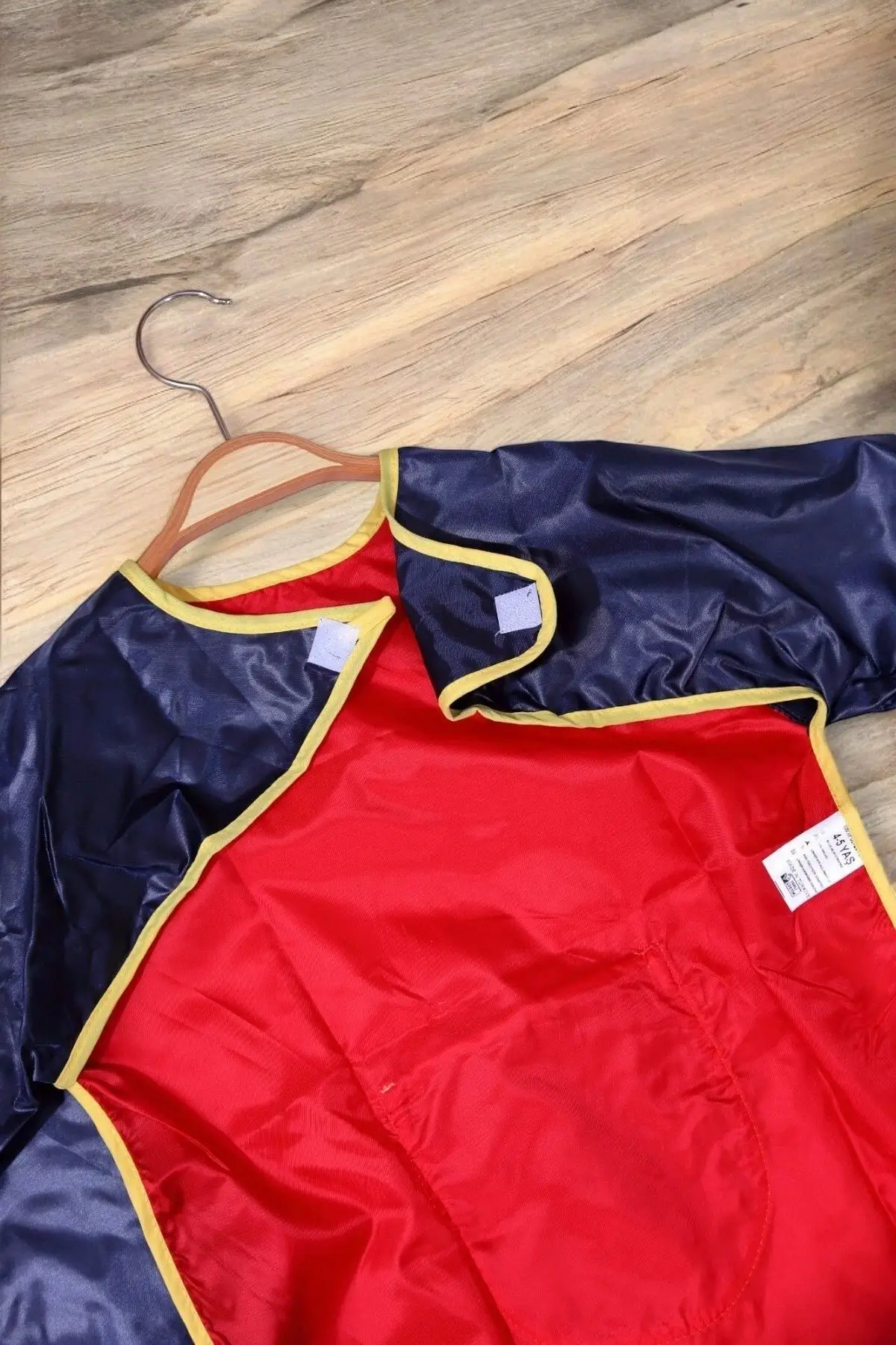 4-5 Yaş Unisex Cepli Boyama ve Aktivite Önlüğü Kreş ve Anaokulu için uygundur.