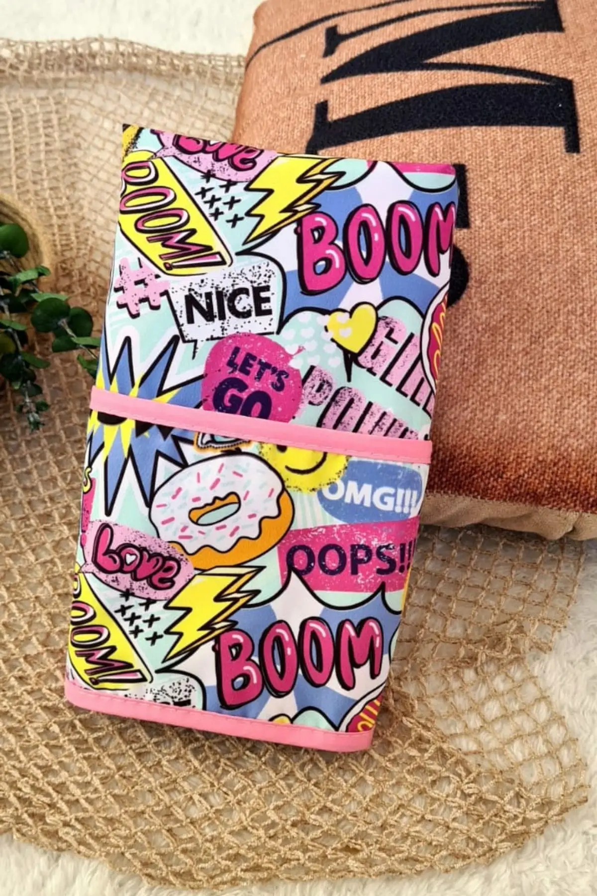 Boom Desenli Sıvı Geçirmez Unisex Aktivite ve Mama Önlüğü 6-24 Ay