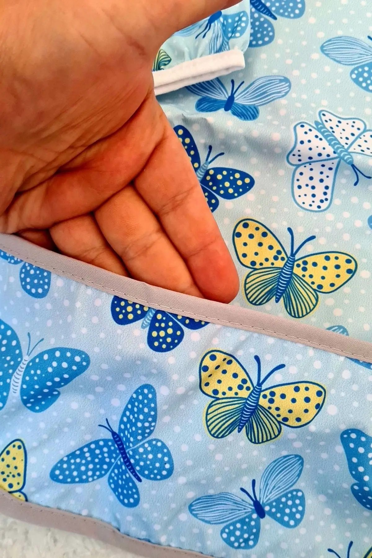 Butterfly Desenli Sıvı Geçirmez Unisex Aktivite ve Mama Önlüğü 6-24 Ay