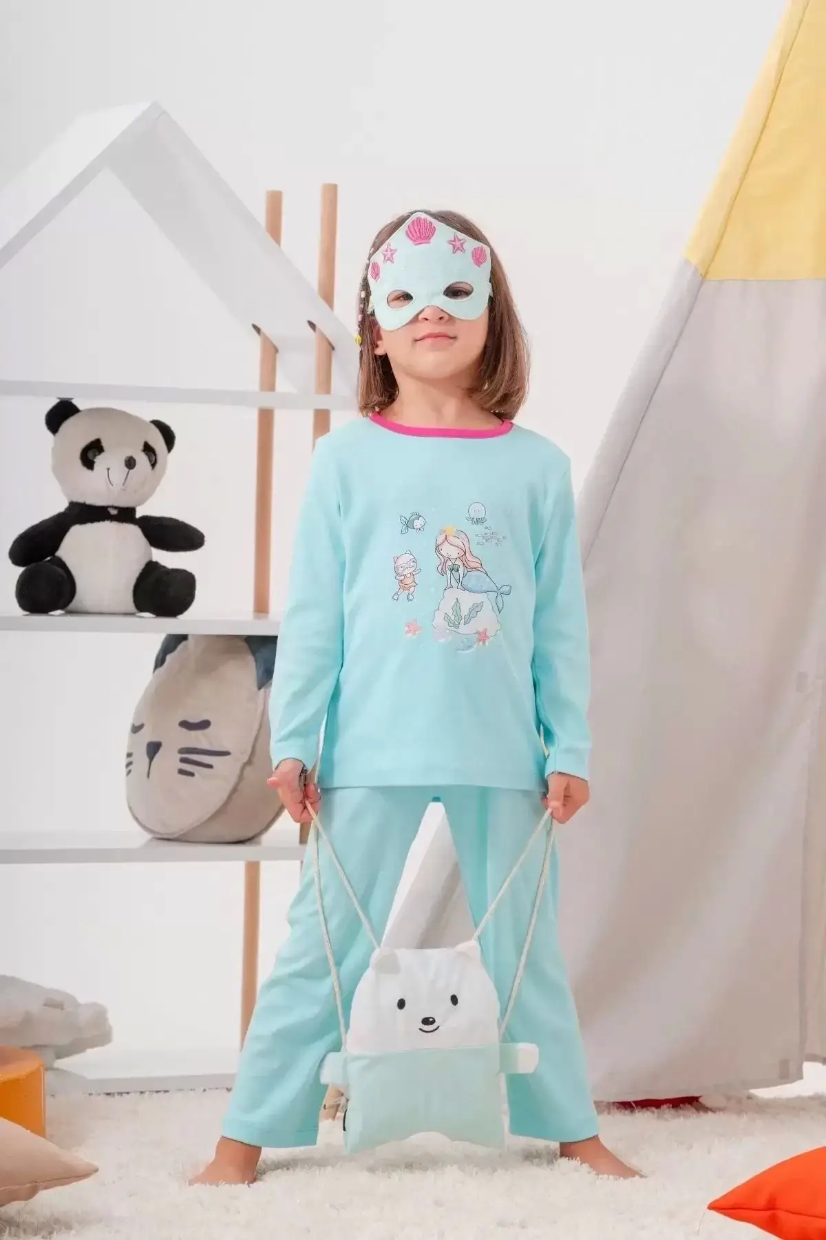 Deniz Kızı Desenli Çanta ve Maskeli % 100 Pamuk Kız Çocuk Pijama Takımı