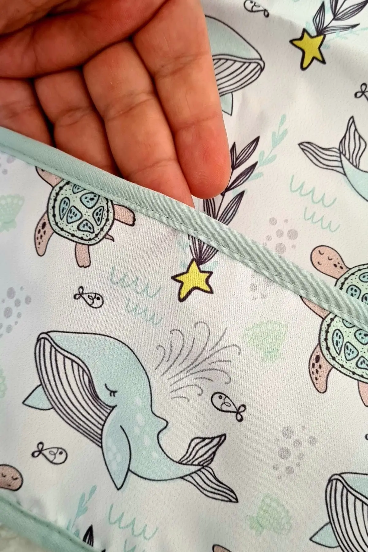 Dolphine Desenli Sıvı Geçirmez Unisex Aktivite Ve Mama Önlüğü 6-24 Ay