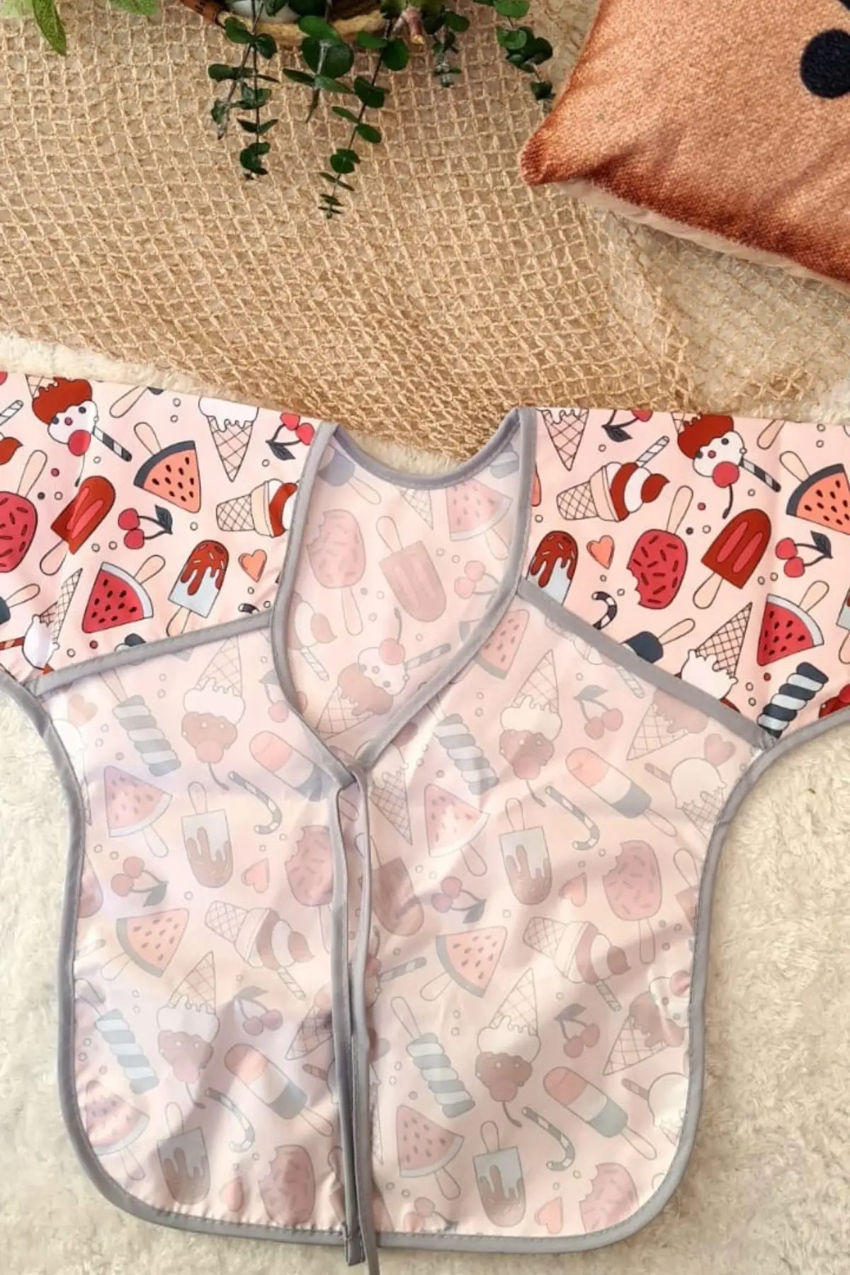 Dondurma Desenli Sıvı Geçirmez Unisex Aktivite ve Mama Önlüğü 6-24 Ay