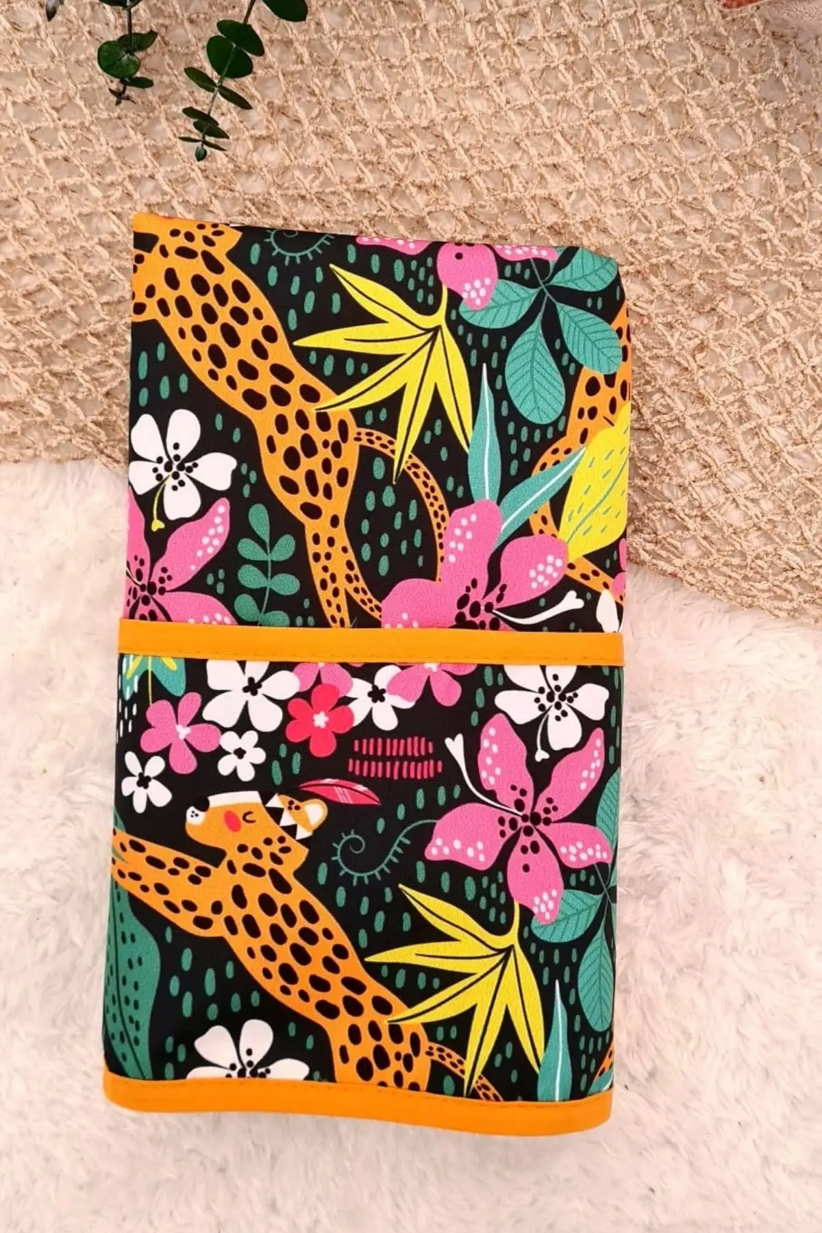 Dream Desenli Sıvı Geçirmez Unisex Aktivite ve Mama Önlüğü 6-24 Ay