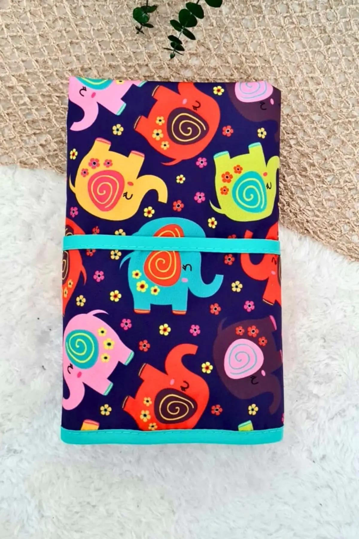 Filler Desenli Sıvı Geçirmez Kız Aktivite ve Mama Önlüğü 6-24 Ay