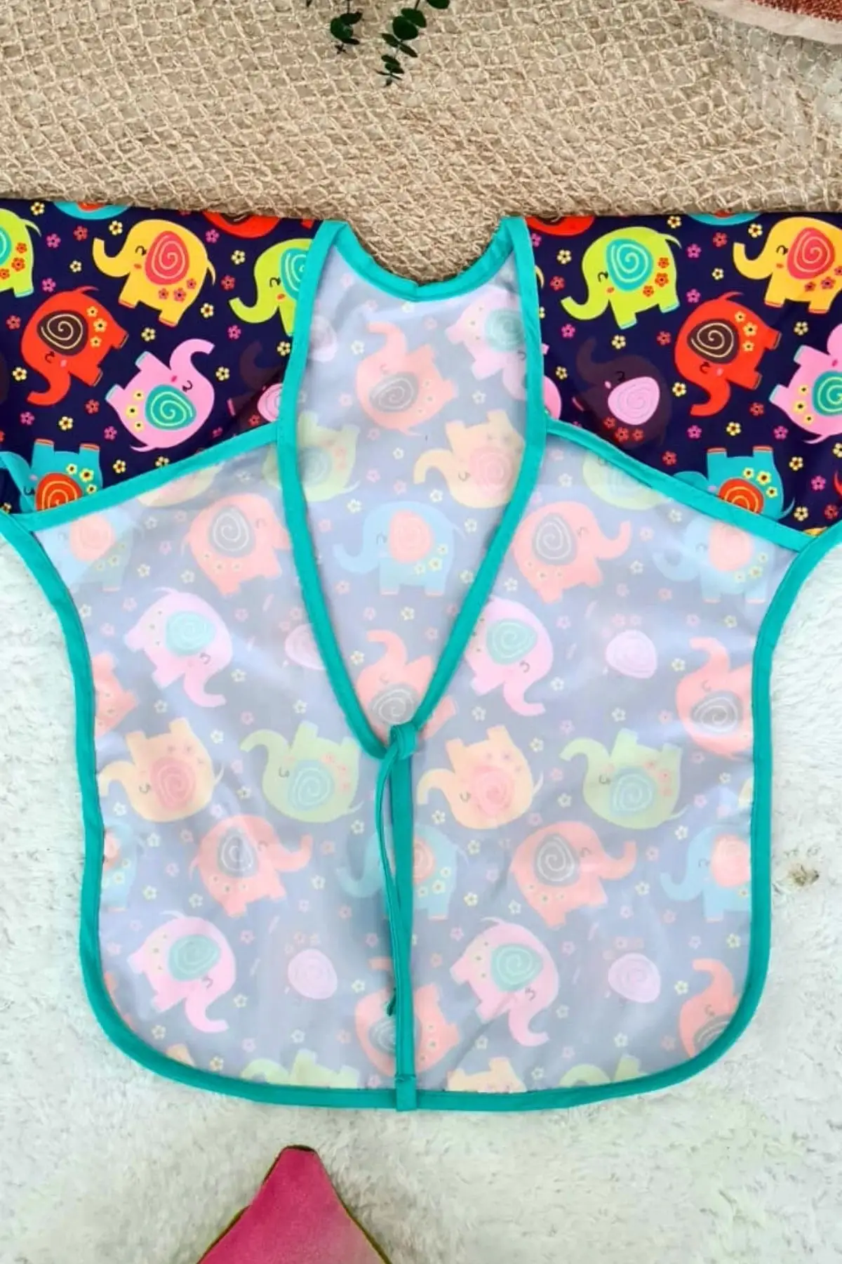 Filler Desenli Sıvı Geçirmez Kız Aktivite ve Mama Önlüğü 6-24 Ay