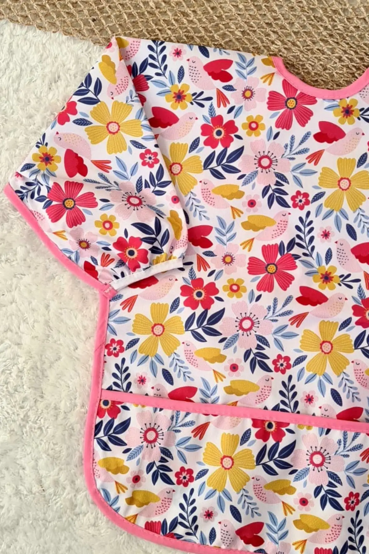 Flower Desenli Sıvı Geçirmez Unisex Aktivite ve Mama Önlüğü 6-24 Ay