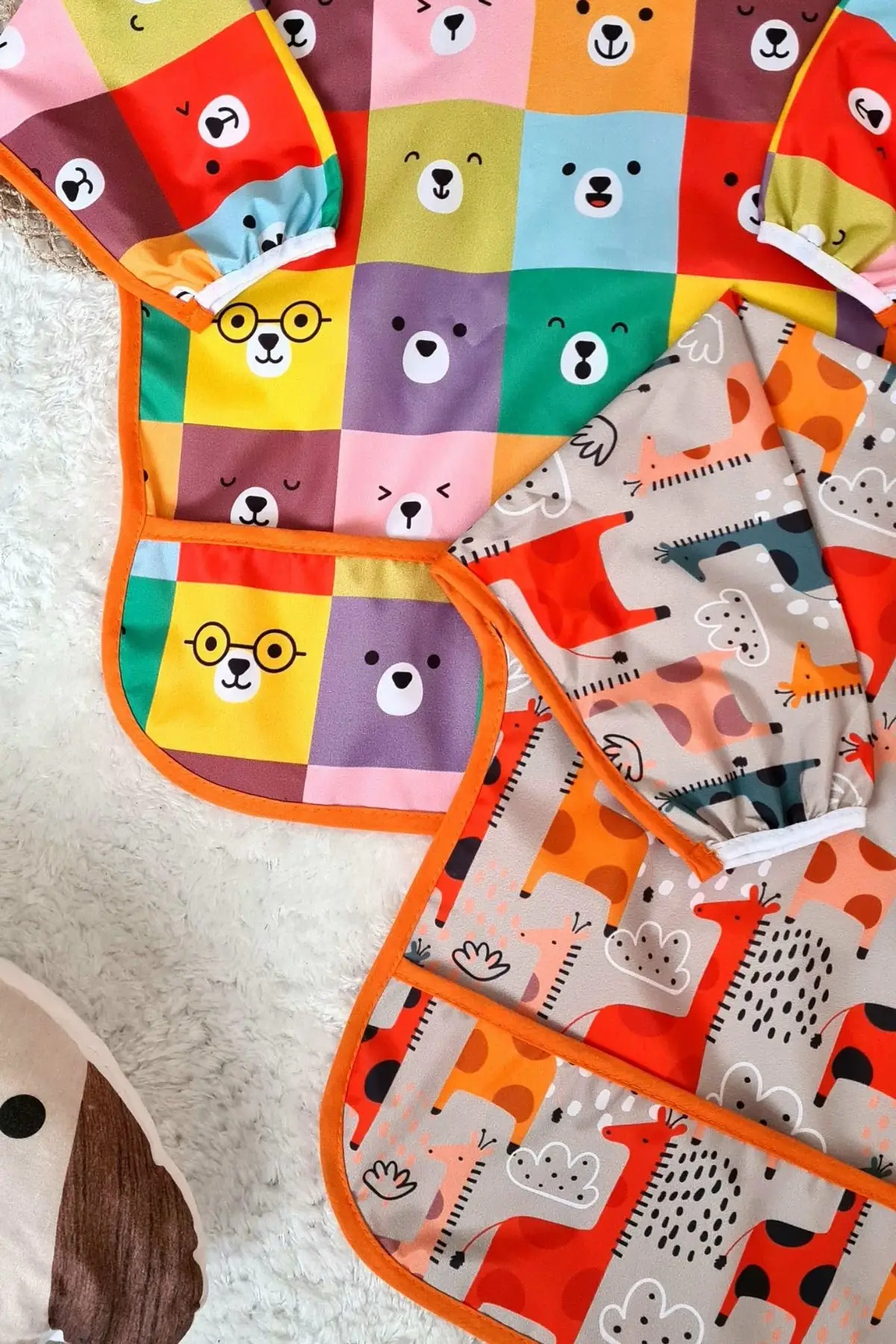 GRAFFE ve KARE AYILAR Desenli 2li Paket Sıvı Geçirmez Unisex Aktivite ve Mama Önlüğü 6-24 Ay